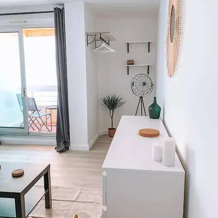 Les Pieds Dans Le Sable, Vue & Balcon Apartman *