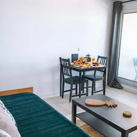 Les Pieds Dans Le Sable, Vue & Balcon Apartman *